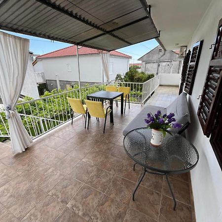 Apartmani Ana Juricev Vodice Zewnętrze zdjęcie