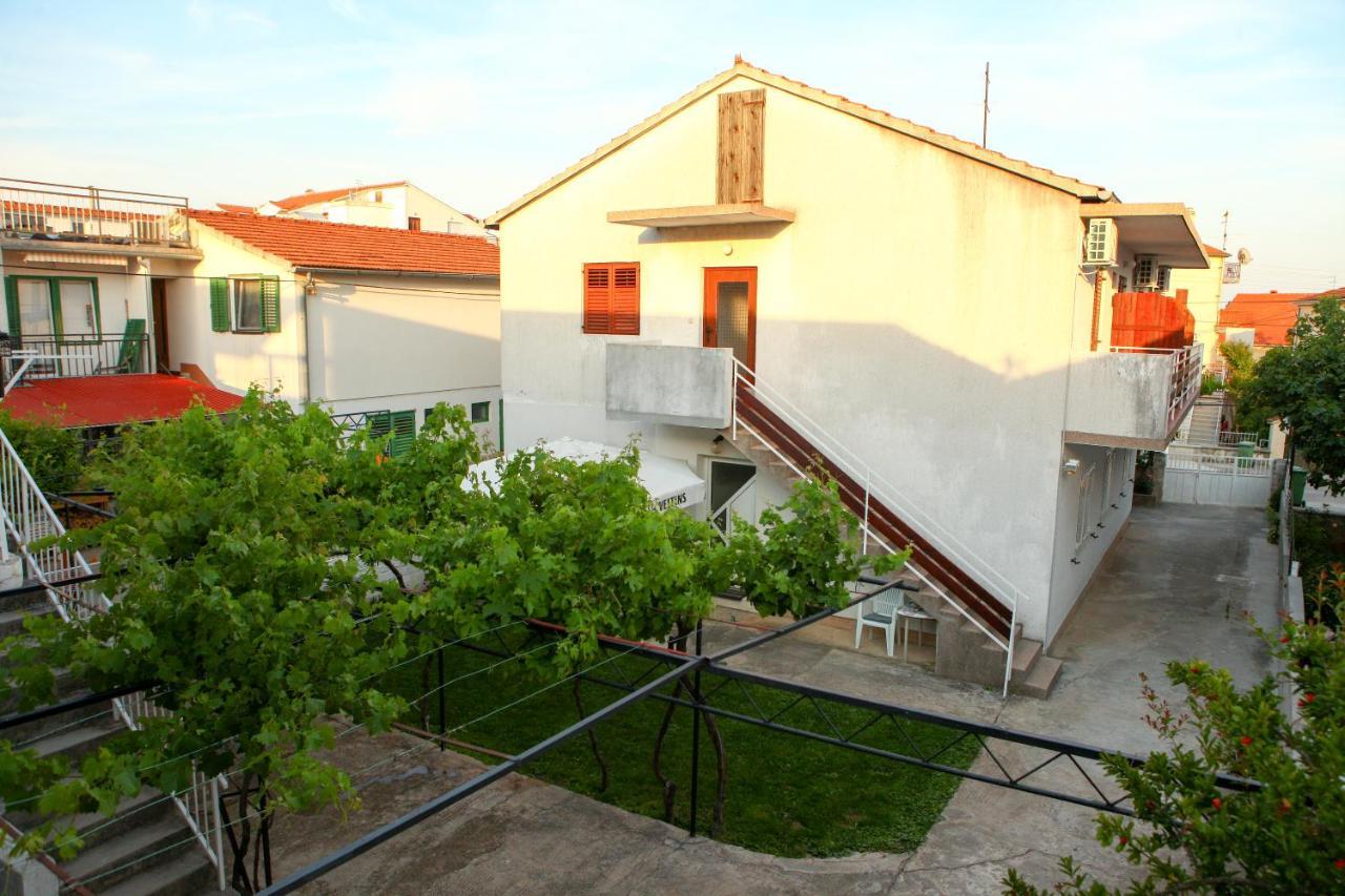 Apartmani Ana Juricev Vodice Zewnętrze zdjęcie