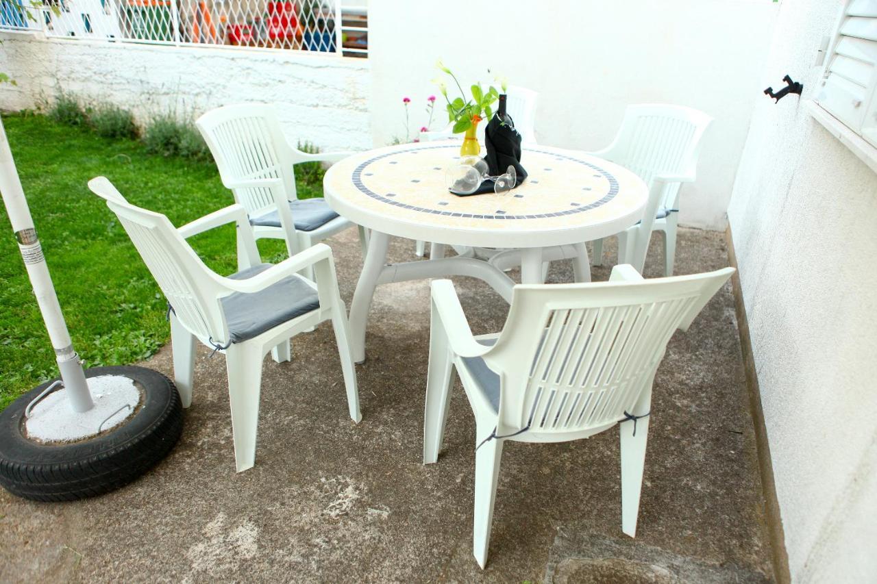 Apartmani Ana Juricev Vodice Zewnętrze zdjęcie