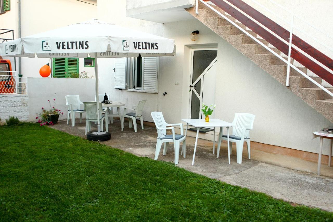 Apartmani Ana Juricev Vodice Zewnętrze zdjęcie