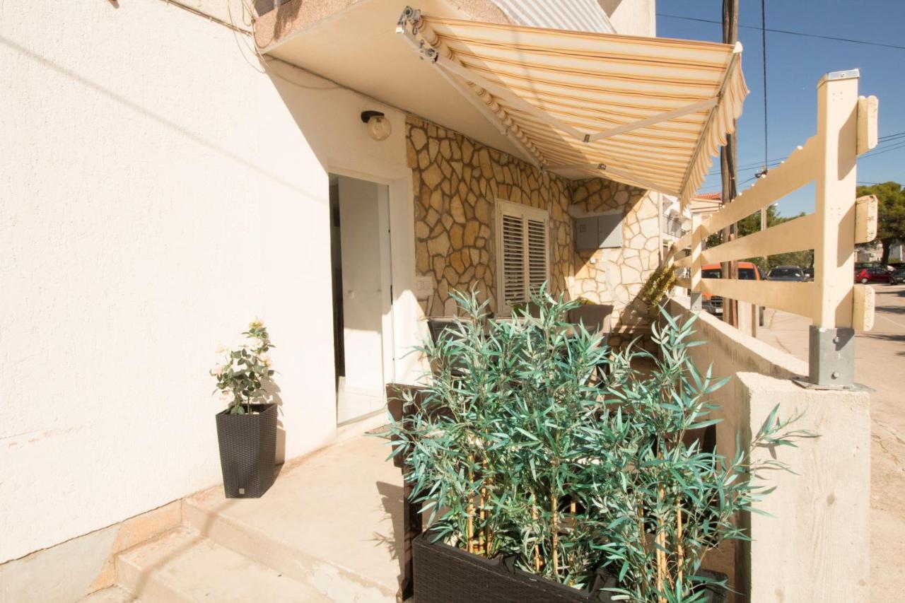 Apartmani Ana Juricev Vodice Zewnętrze zdjęcie
