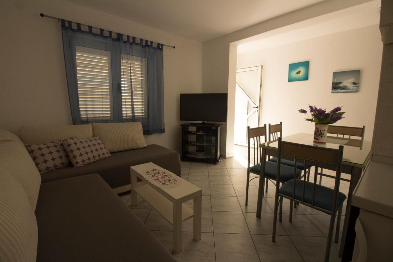 Apartmani Ana Juricev Vodice Zewnętrze zdjęcie