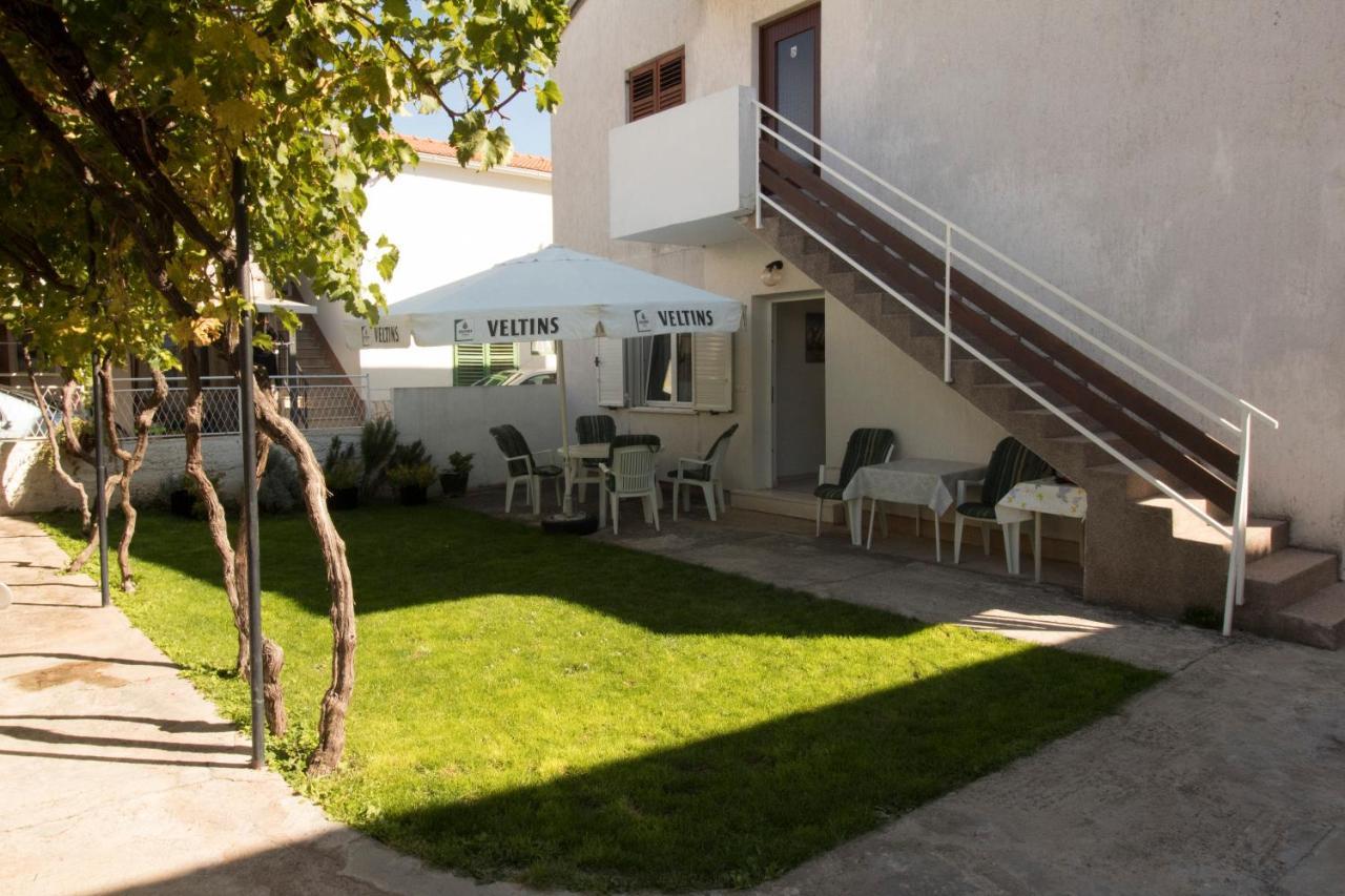 Apartmani Ana Juricev Vodice Zewnętrze zdjęcie