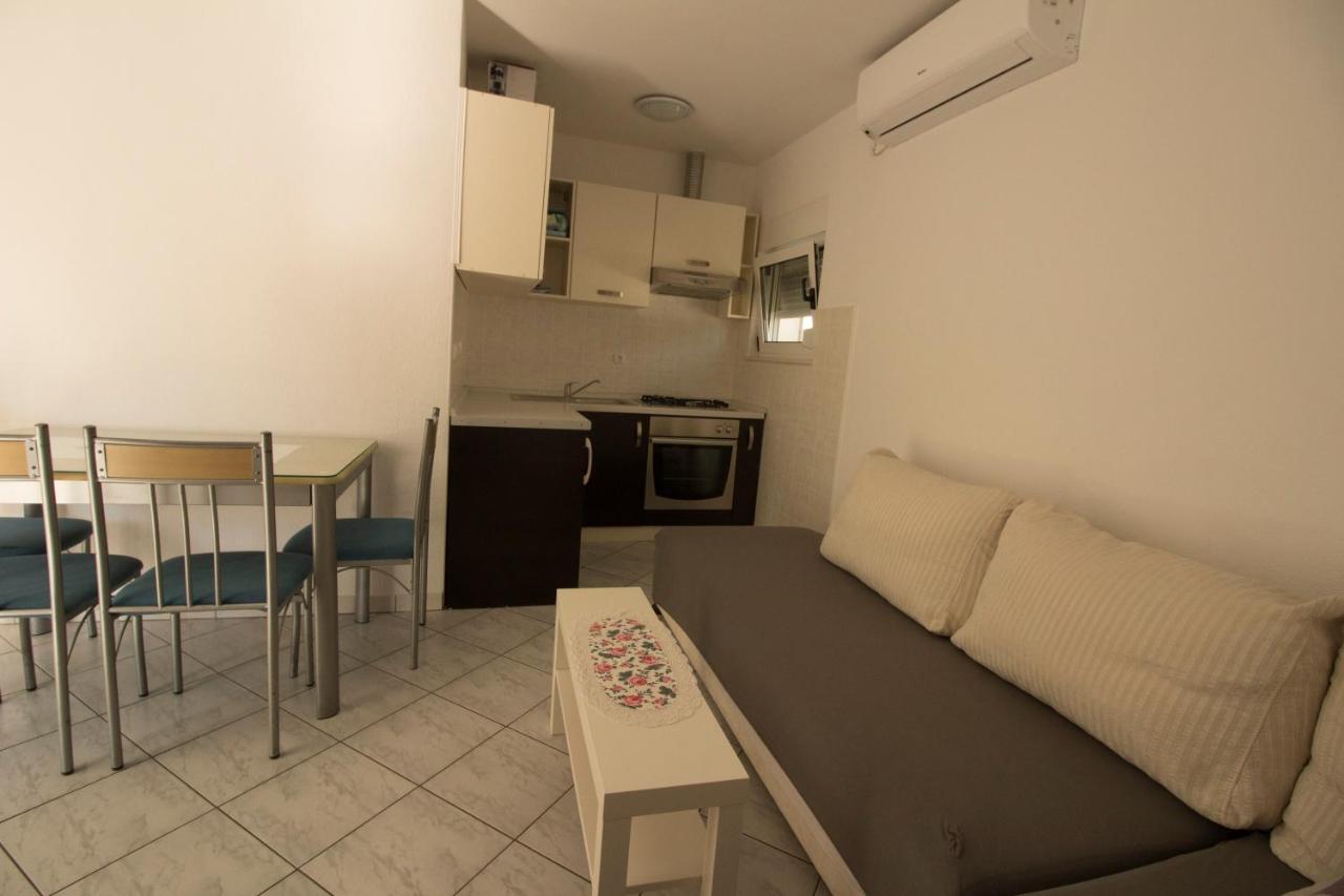 Apartmani Ana Juricev Vodice Zewnętrze zdjęcie