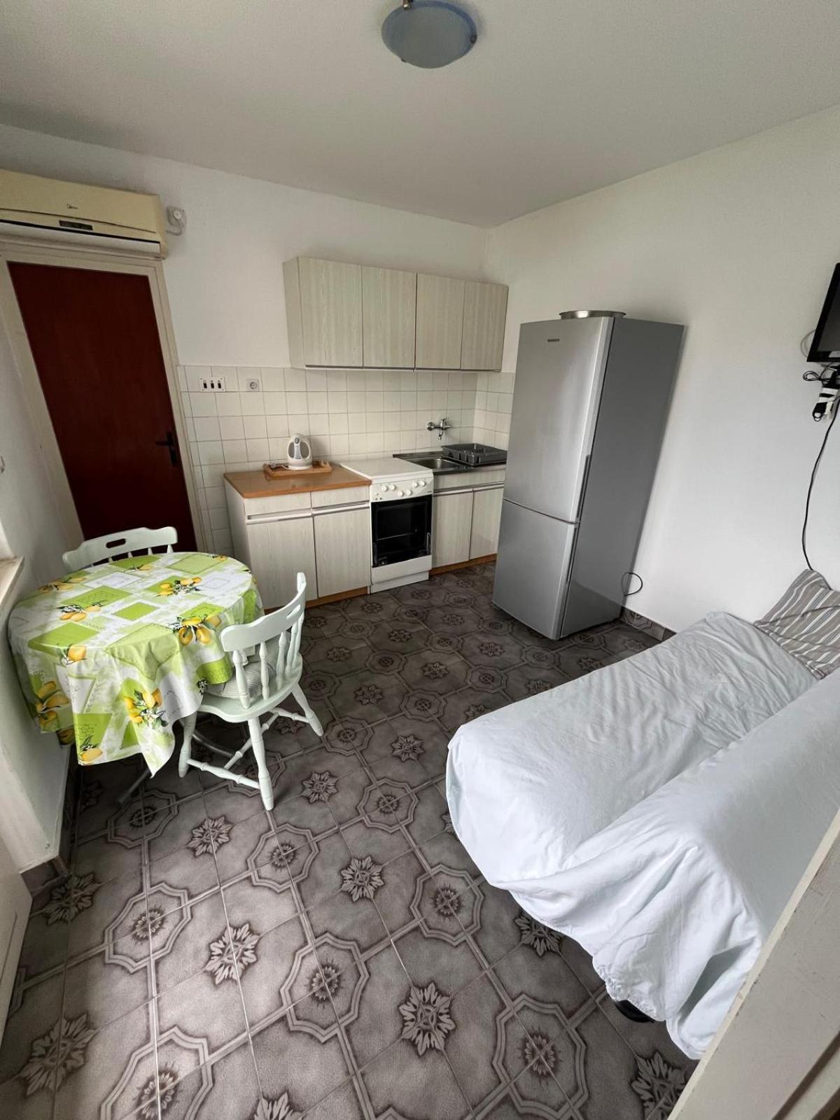 Apartmani Ana Juricev Vodice Zewnętrze zdjęcie