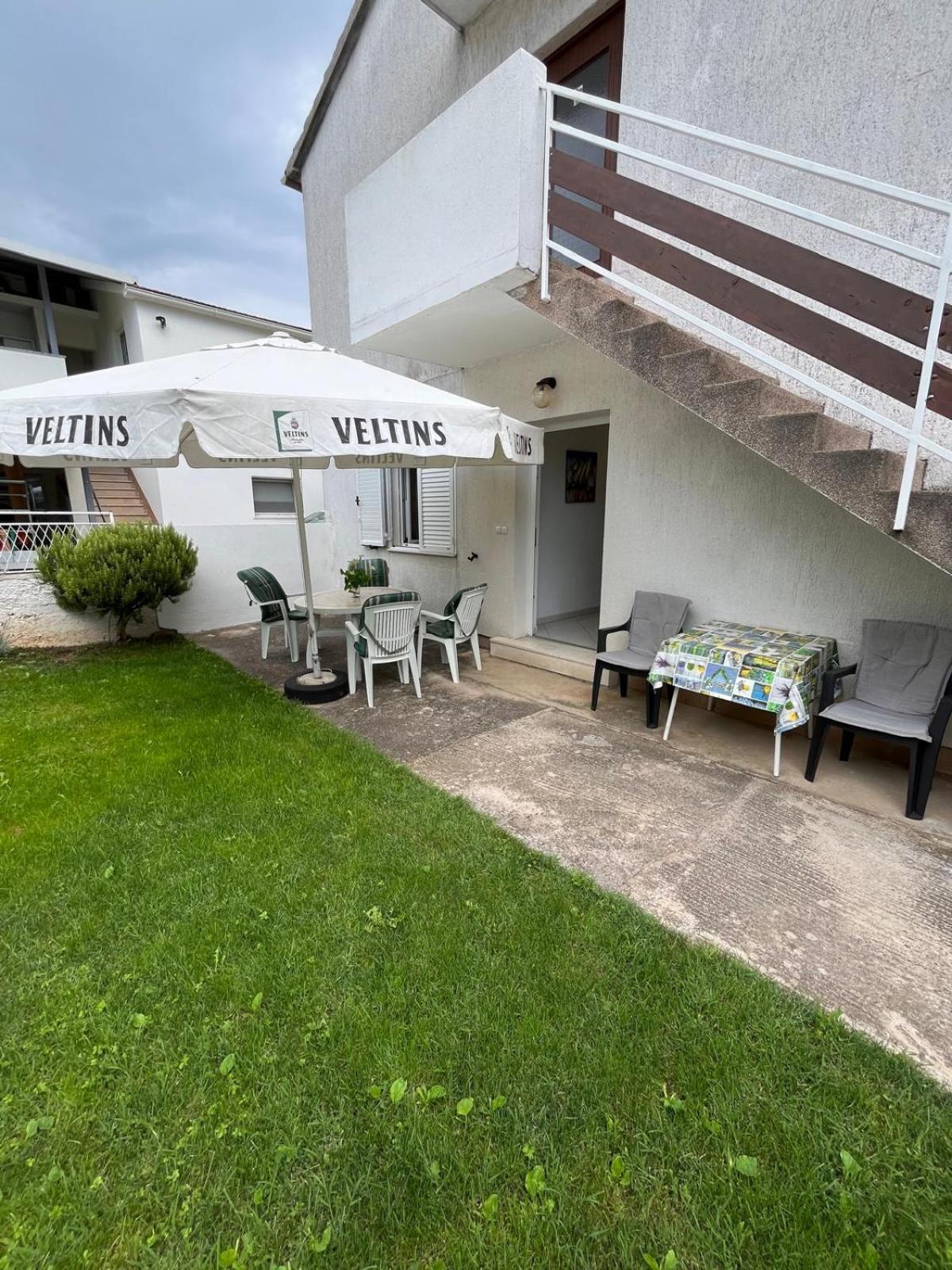 Apartmani Ana Juricev Vodice Zewnętrze zdjęcie