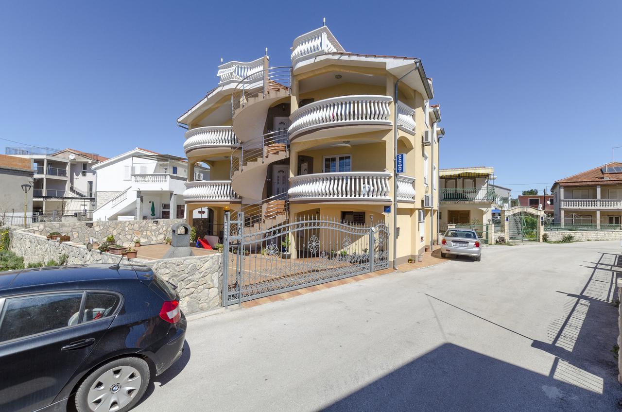 Apartmani Ana Juricev Vodice Zewnętrze zdjęcie
